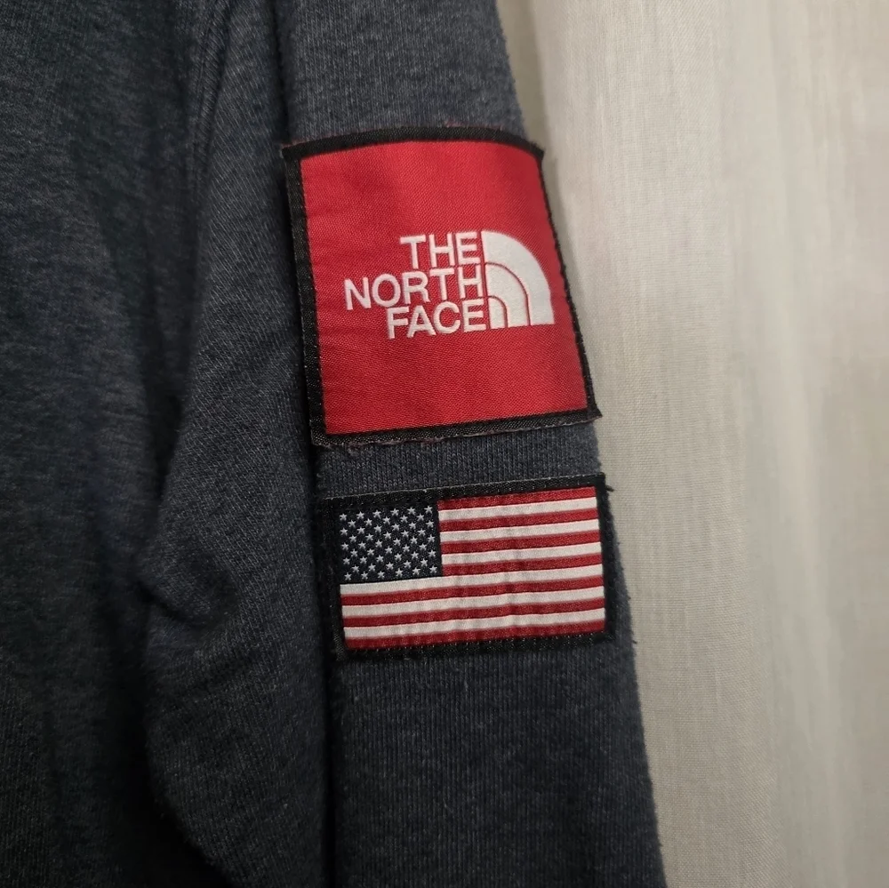 The North Face Men's Americana Tri-Blend Hoodie Dark Grey Small